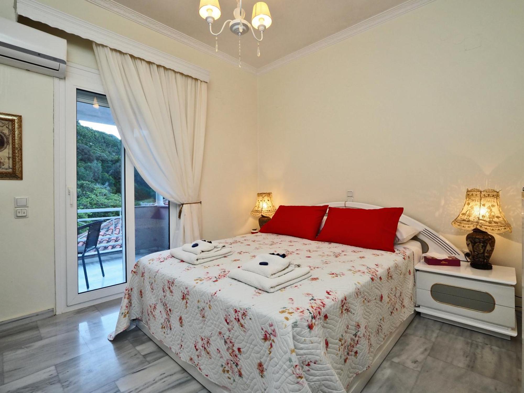 Villa Euphoria Apts Afión Exteriér fotografie